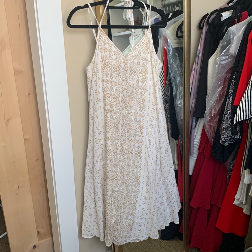 Good and white motherhood maternity dress